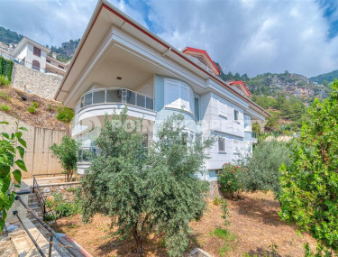Three-room view apartment, 110 m², in a townhouse complex in the mountainous area of the center of Alanya - Bektas-id-1390-photo-3