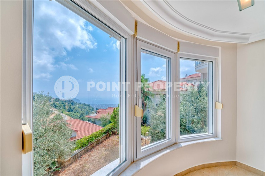 Three-room view apartment, 110 m², in a townhouse complex in the mountainous area of the center of Alanya - Bektas-id-1390-photo-9