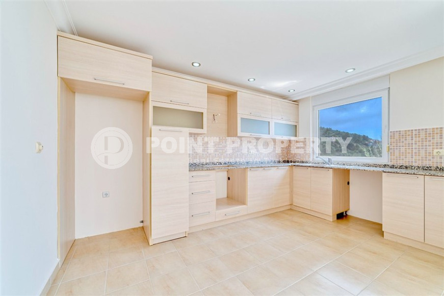 Three-room view apartment, 110 m², in a townhouse complex in the mountainous area of the center of Alanya - Bektas-id-1390-photo-10