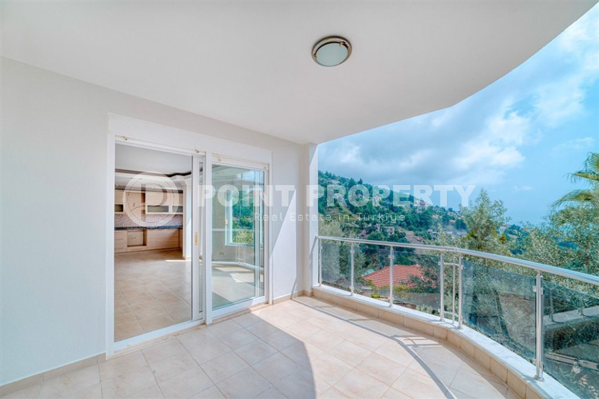 Three-room view apartment, 110 m², in a townhouse complex in the mountainous area of the center of Alanya - Bektas-id-1390-photo-13