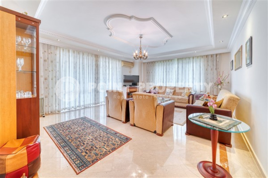 Светлые просторные апартаменты 2+1 в 650 метрах от пляжа и набережной в центре Аланьи-id-4778-фото-2