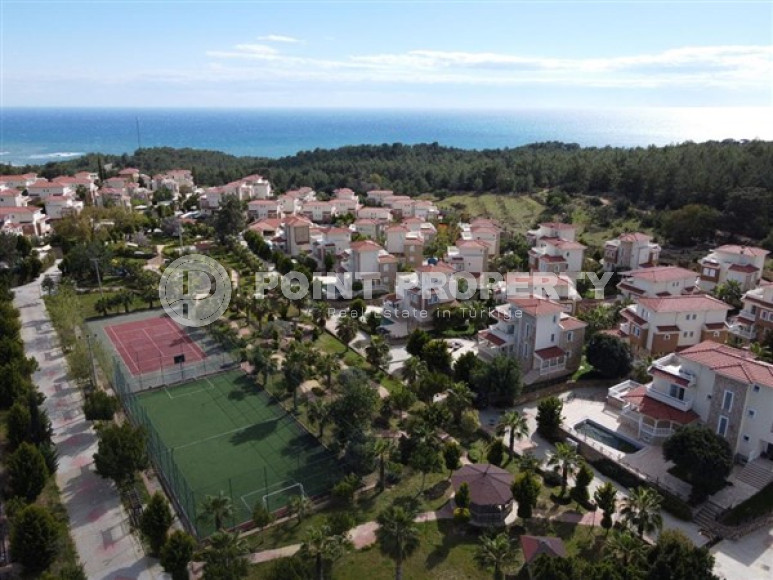 Excellent four-room villa with an area of 200 m2 located in the Incekum area-id-4786-photo-16