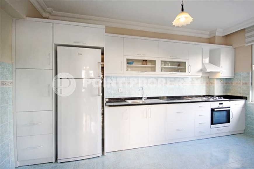 Spacious 3+1 apartment with an area of 130 m2 and two balconies, Mahmutlar-id-4789-photo-3