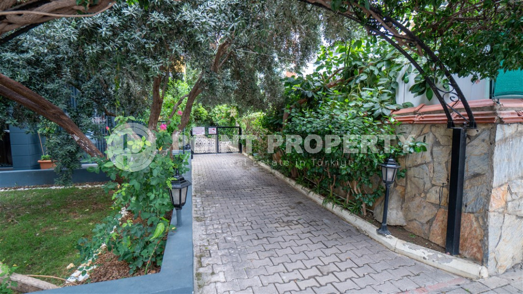 Elegant view duplex 3+2, 150m², in the center of Alanya, 800 meters from Cleopatra Beach-id-1392-photo-3