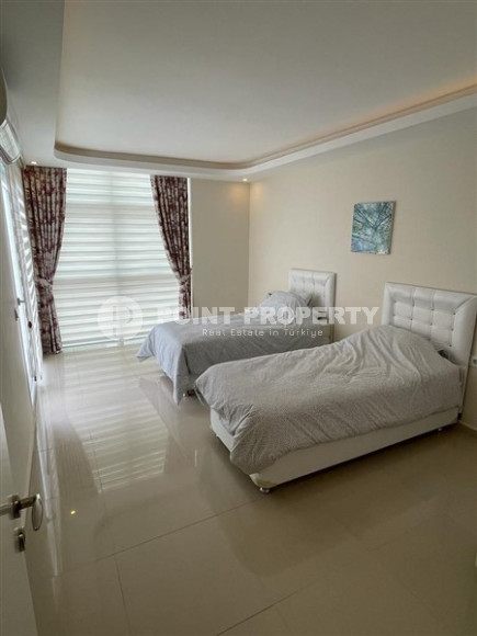 Двухуровневые апартаменты класса люкс в жилом комплексе отельного типа, планировкой 2+1, в 500 метрах от моря, район Кестель-id-4798-photo-6