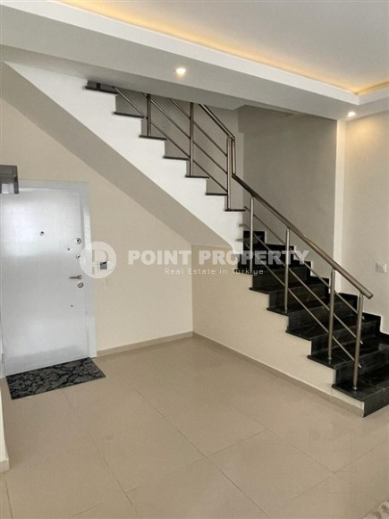 Двухуровневые апартаменты класса люкс в жилом комплексе отельного типа, планировкой 2+1, в 500 метрах от моря, район Кестель-id-4798-photo-8