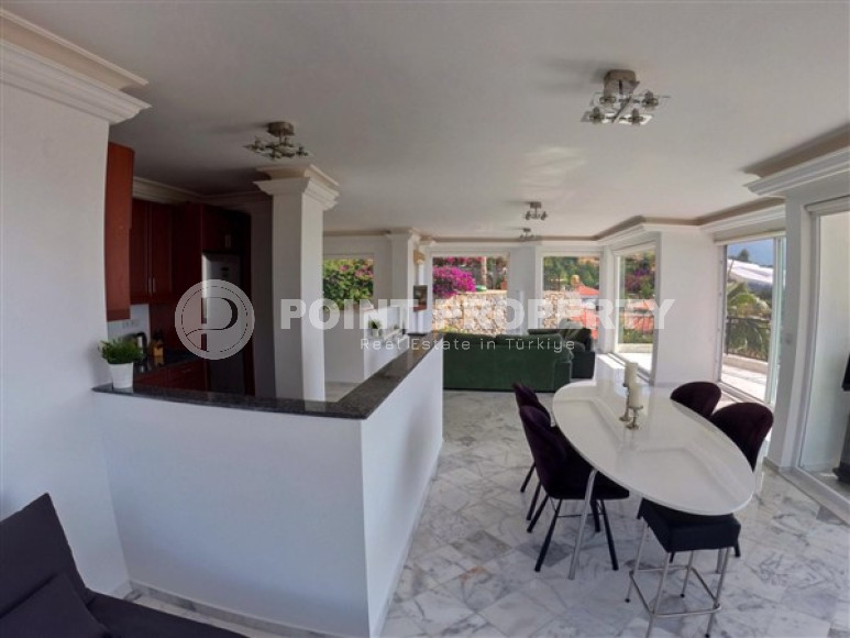 Оригинальная вилла с планировкой комнат 3+1 на земельном участке 550 м2 в районе Оба-id-4802-фото-2