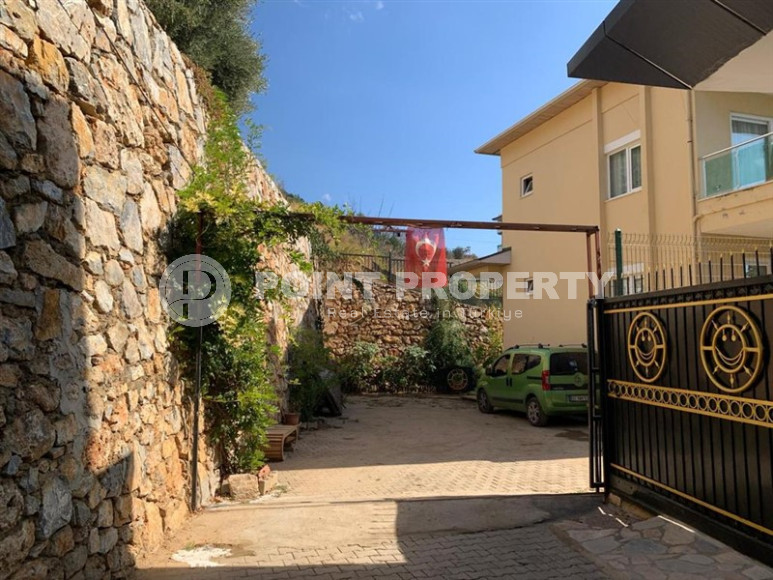 Furnished private villa 6+1, 290m² in the mountainous area of the center of Alanya Buykhasbahce.-id-1395-photo-3