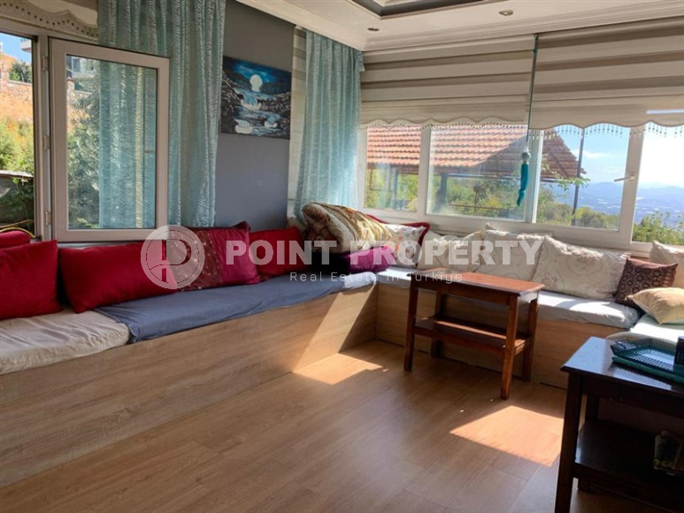 Furnished private villa 6+1, 290m² in the mountainous area of the center of Alanya Buykhasbahce.-id-1395-photo-7