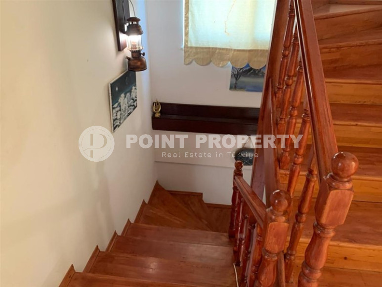 Furnished private villa 6+1, 290m² in the mountainous area of the center of Alanya Buykhasbahce.-id-1395-photo-12