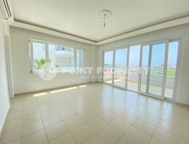 Большая по площади 115 м2 квартира с двумя спальнями, район Оба-id-4840-фото-5