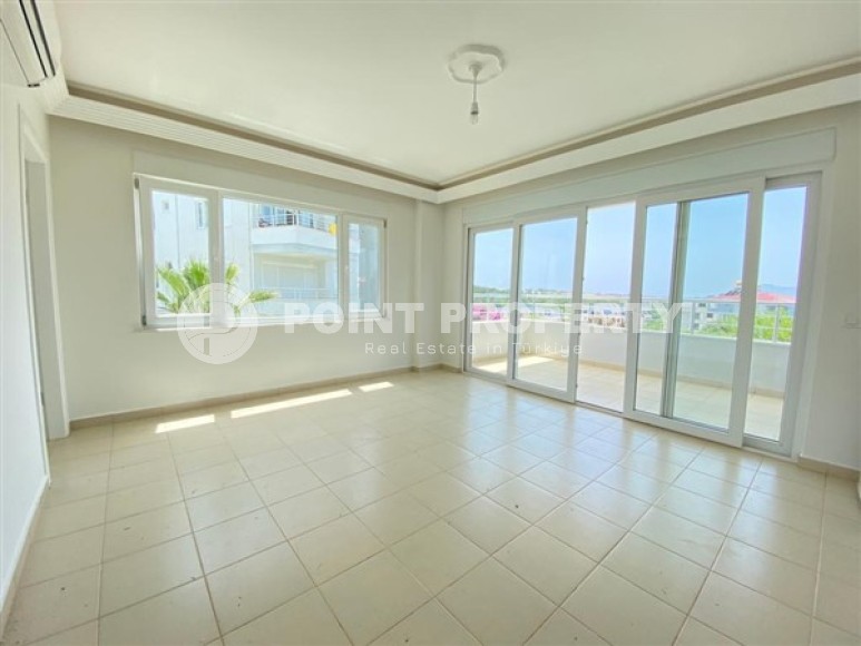 Большая по площади 115 м2 квартира с двумя спальнями, район Оба-id-4840-фото-5