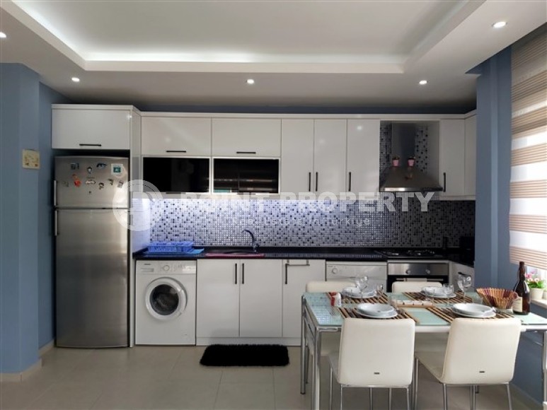 Budget apartment 1+1 400 meters from the beach in the center of Mahmutlar-id-4843-photo-4