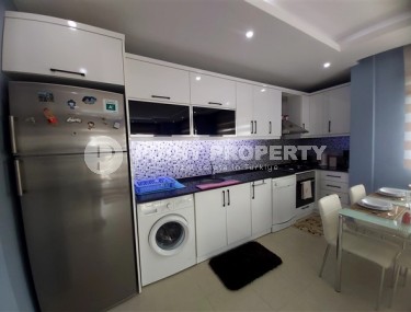 Budget apartment 1+1 400 meters from the beach in the center of Mahmutlar-id-4843-photo-5