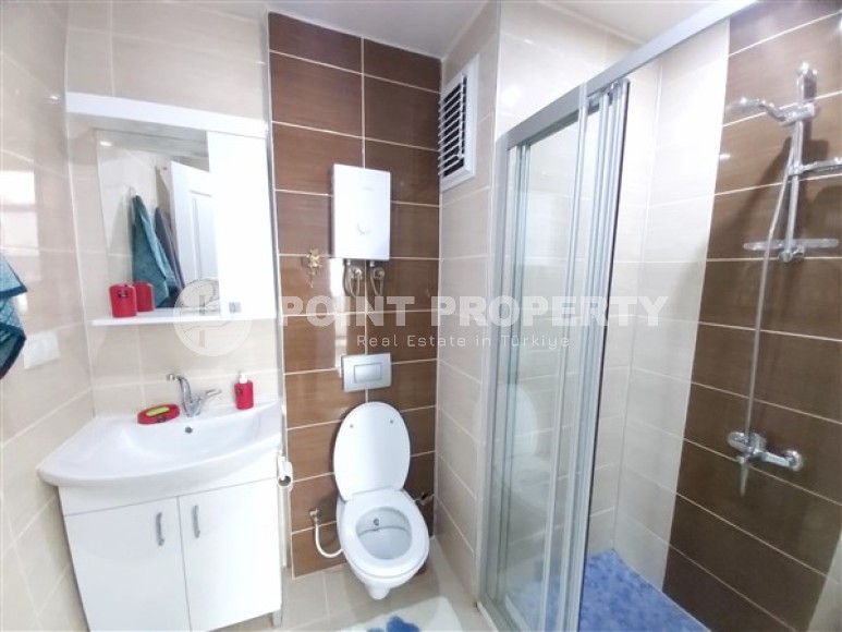 Budget apartment 1+1 400 meters from the beach in the center of Mahmutlar-id-4843-photo-8