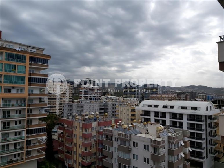Budget apartment 1+1 400 meters from the beach in the center of Mahmutlar-id-4843-photo-11