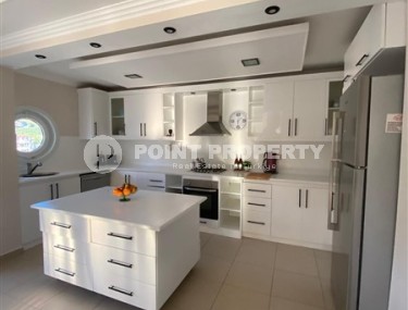 Panoramic duplex apartment on the 9th floor with an attic in the center of a quiet, comfortable area of Alanya - Cikcilli-id-4844-photo-3