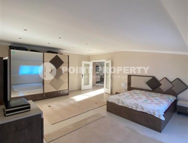 Panoramic duplex apartment on the 9th floor with an attic in the center of a quiet, comfortable area of Alanya - Cikcilli-id-4844-photo-5