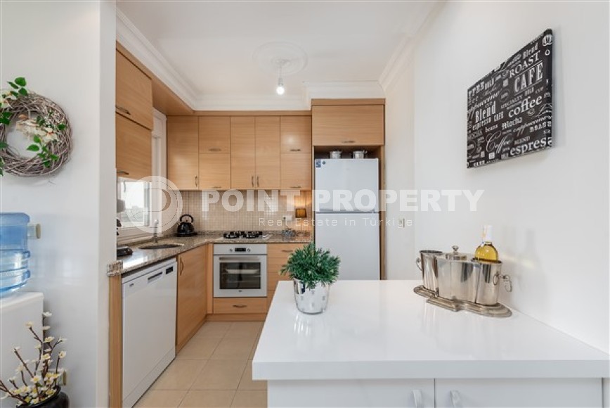 Comfortable 3+1 duplex two and a half kilometers from the sea in the picturesque area of Alanya - Turkler-id-4845-photo-4