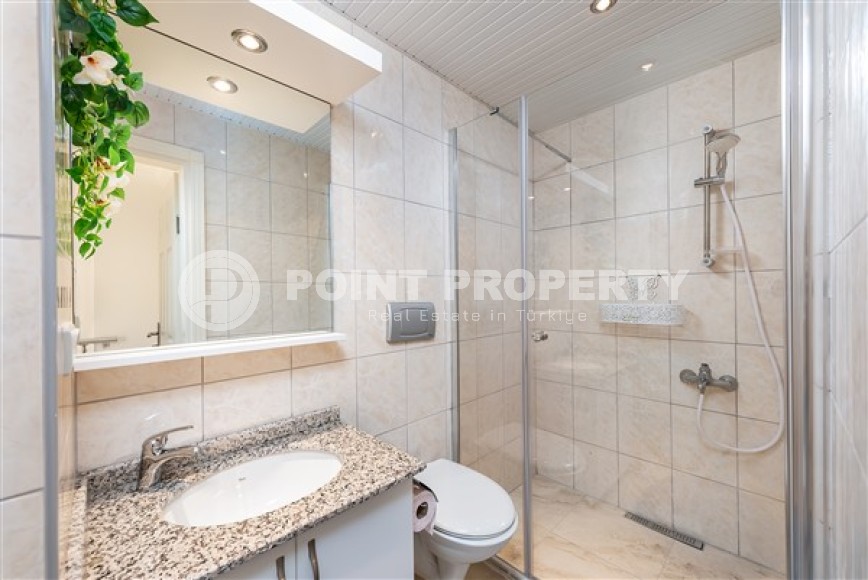 Comfortable 3+1 duplex two and a half kilometers from the sea in the picturesque area of Alanya - Turkler-id-4845-photo-9