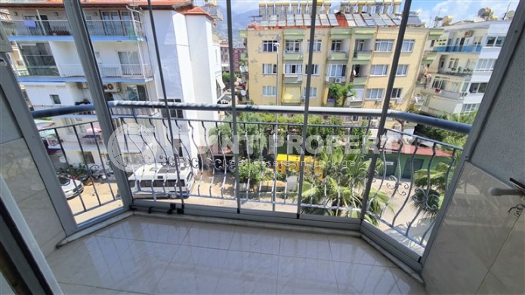Furnished 2+1 apartment with an excellent location 150 meters from the city beaches of Alanya-id-4855-photo-9