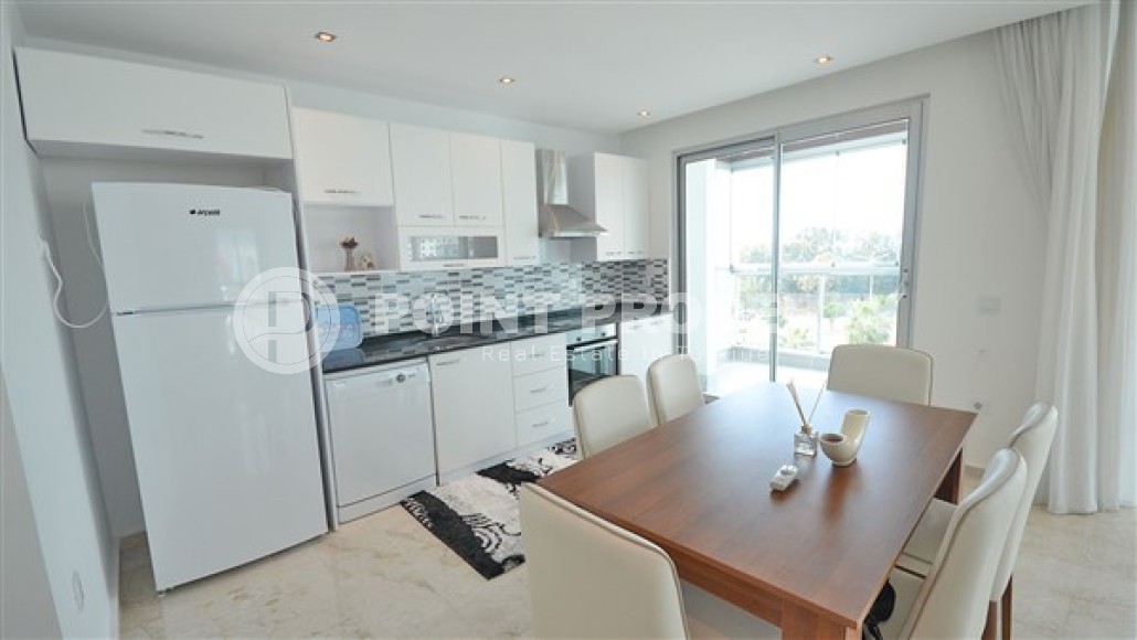 Дуплекс с мансардой и современным ремонтом, частным выходом к пляжу, в элитном районе города Аланья- Кестель-id-4856-фото-3