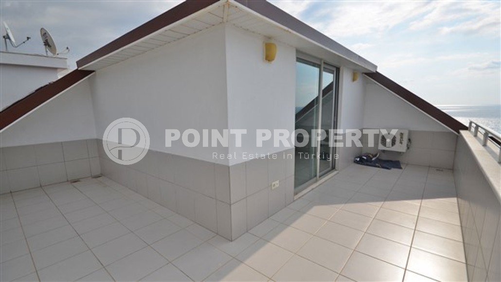 Дуплекс с мансардой и современным ремонтом, частным выходом к пляжу, в элитном районе города Аланья- Кестель-id-4856-фото-13