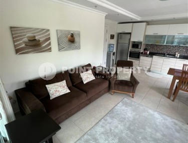 Ухоженная двухкомнатная квартира 75 м2 в 900 метрах от моря, район Оба-id-4857-фото-4