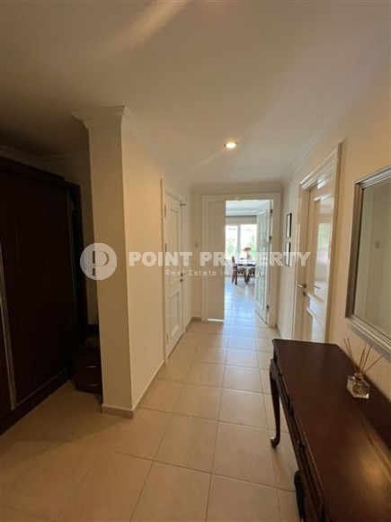 Ухоженная двухкомнатная квартира 75 м2 в 900 метрах от моря, район Оба-id-4857-фото-12