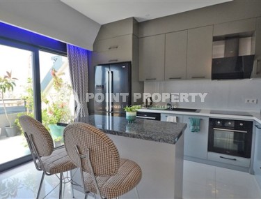 Двухуровневые апартаменты с видовой террасой, планировкой 2+1, в центральном районе города Аланьи- Гюллер Пынары, рядом с пляжем Кейкубат-id-4859-фото-4