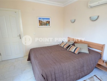 Spacious, furnished apartments with two balconies, 2+1 layout in the actively developing area of Alanya-Mahmutlar-id-4861-photo-4