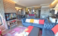 Spacious furnished 3+1 apartment on the very beach in the center of Alanya-id-4863-photo-1