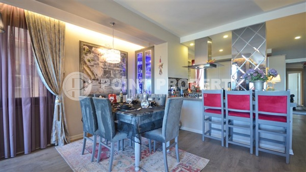 Spacious furnished 3+1 apartment on the very beach in the center of Alanya-id-4863-photo-5