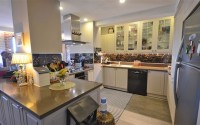 Spacious furnished 3+1 apartment on the very beach in the center of Alanya-id-4863-photo-6