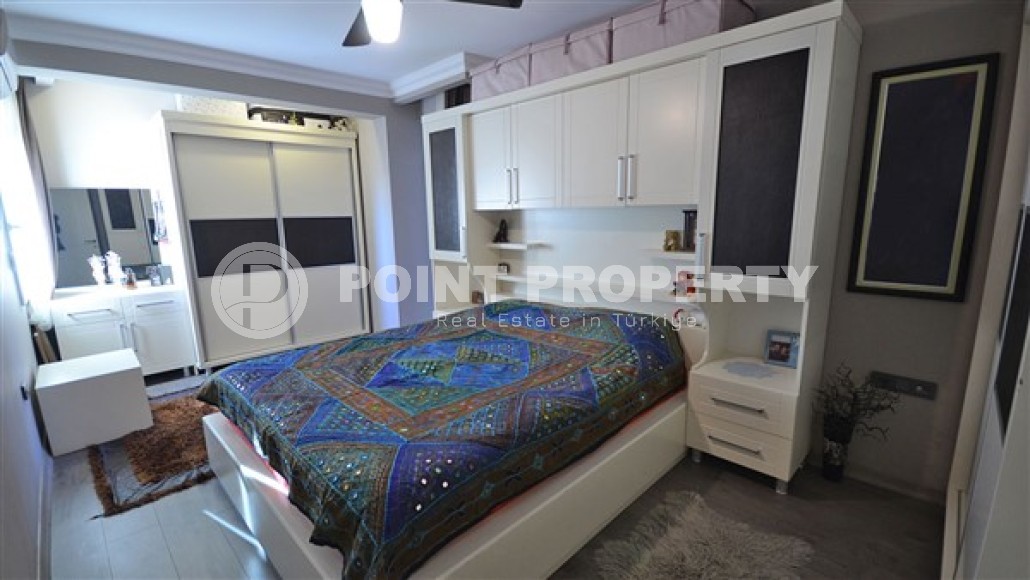 Spacious furnished 3+1 apartment on the very beach in the center of Alanya-id-4863-photo-8