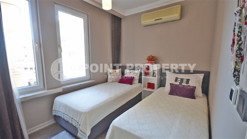 Spacious furnished 3+1 apartment on the very beach in the center of Alanya-id-4863-photo-9