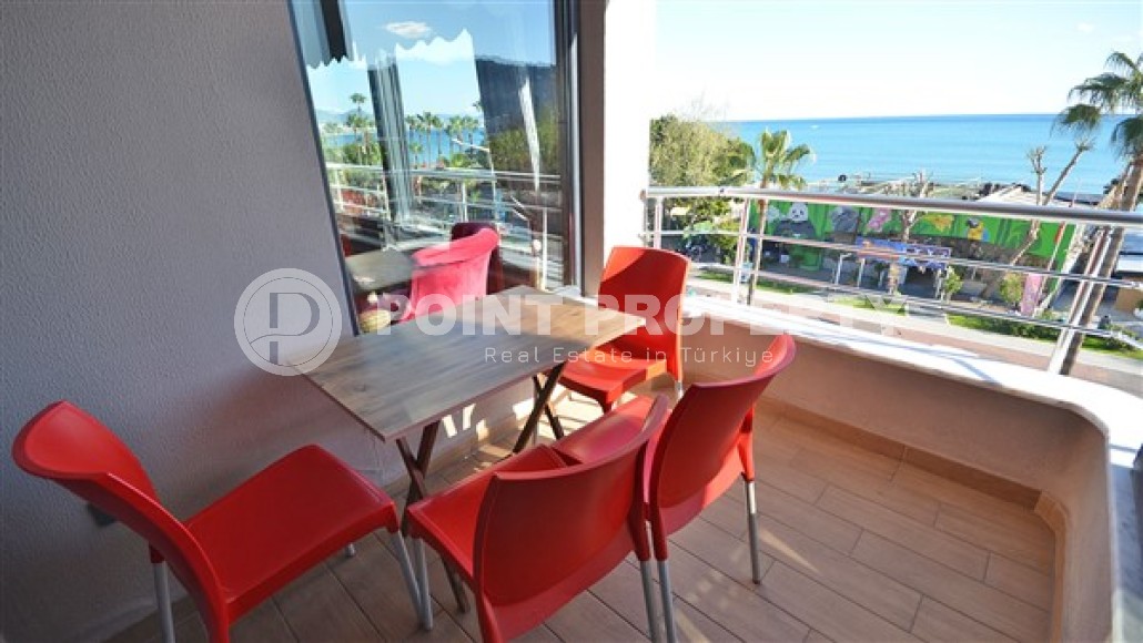Spacious furnished 3+1 apartment on the very beach in the center of Alanya-id-4863-photo-12