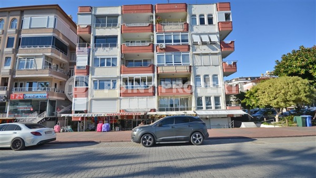 Spacious furnished 3+1 apartment on the very beach in the center of Alanya-id-4863-photo-15