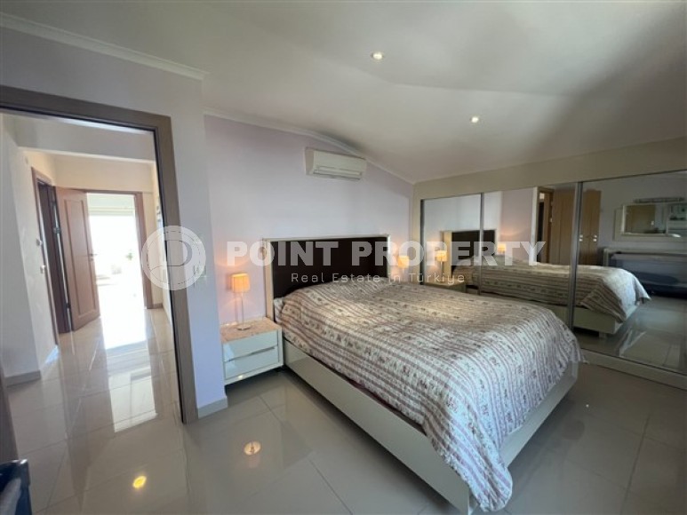 Панорамная двухуровневая квартира 4+1 на 2-м этаже с мансардой с 350 метрах от моря-id-4868-фото-4