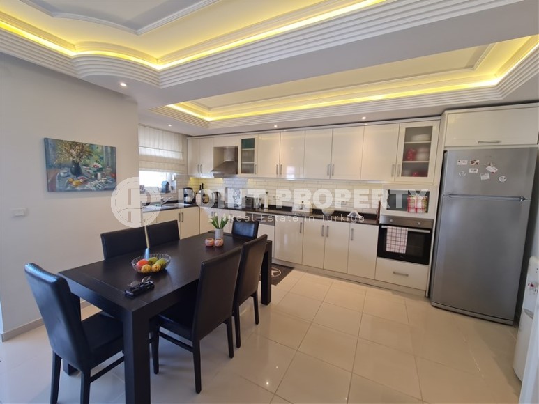 Fully ready for living duplex 3+1 with an area of 220 m2 in the Oba area-id-4893-photo-4