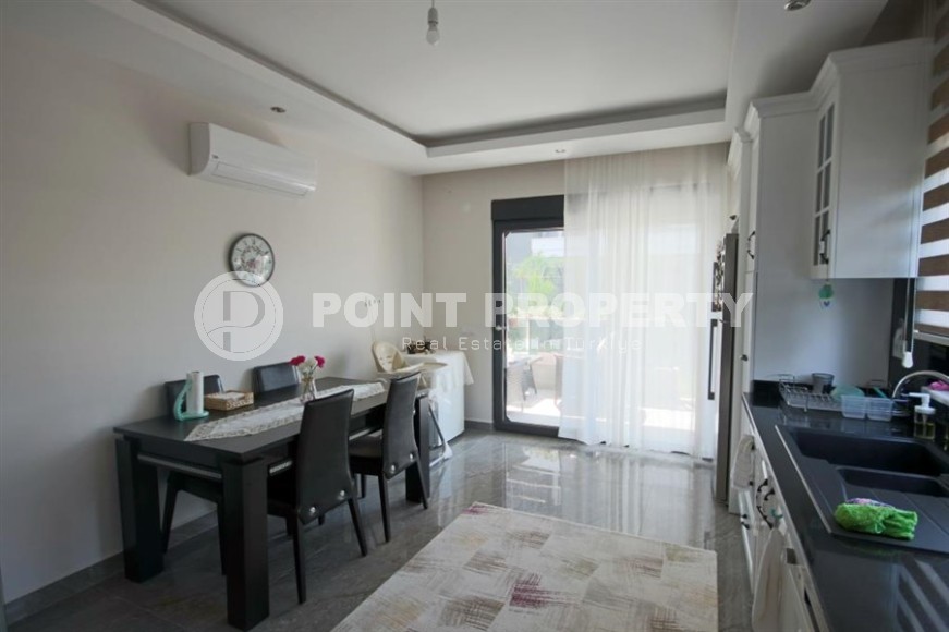 Пятикомнатный садовый дуплекс 238 м2 с мебелью и отдельной кухонной зоной, район Оба-id-4896-фото-4