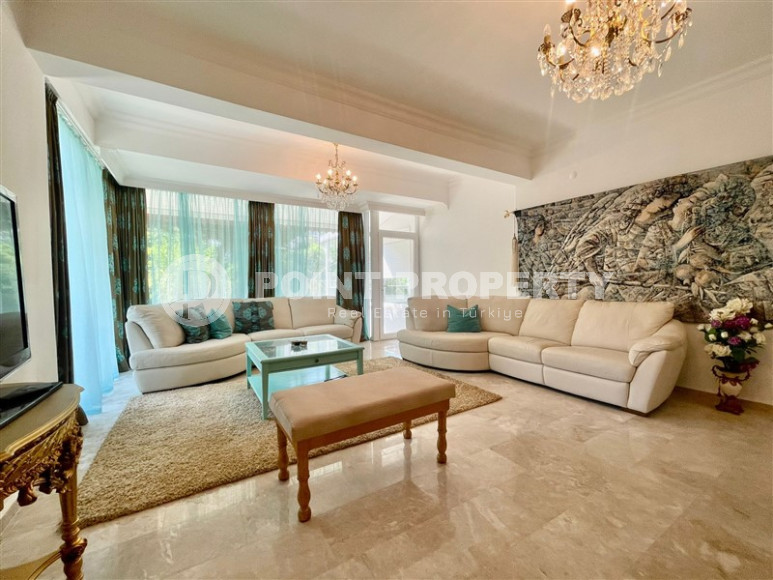 Трехэтажная смежная вилла с четырьмя спальнями, 250м² на берегу моря в районе Алании Конаклы.-id-1399-фото-6