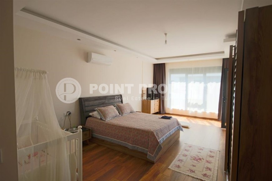 Пятикомнатный садовый дуплекс 238 м2 с мебелью и отдельной кухонной зоной, район Оба-id-4896-фото-9