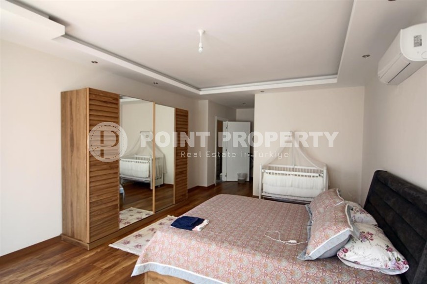 Пятикомнатный садовый дуплекс 238 м2 с мебелью и отдельной кухонной зоной, район Оба-id-4896-фото-10