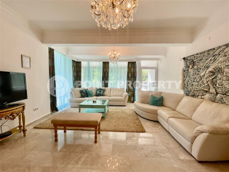 Трехэтажная смежная вилла с четырьмя спальнями, 250м² на берегу моря в районе Алании Конаклы.-id-1399-фото-7