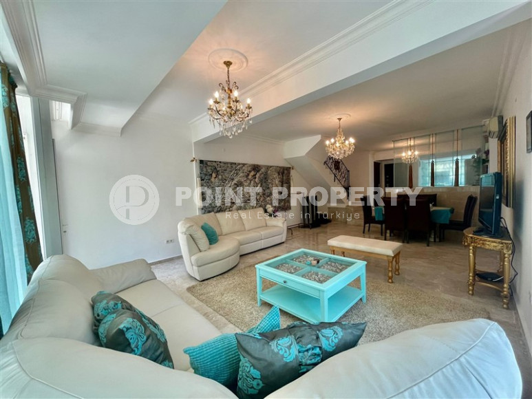 Трехэтажная смежная вилла с четырьмя спальнями, 250м² на берегу моря в районе Алании Конаклы.-id-1399-фото-9