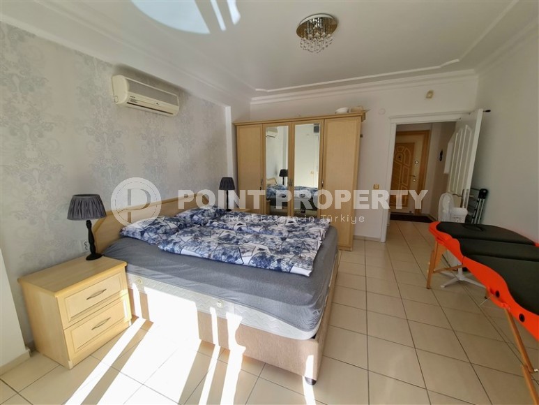 Spacious duplex 3+1, with a total area of 220 m2, on the 4th and 5th floors 350 meters from the sea-id-4900-photo-9