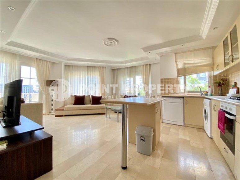 Светлая атмосферная квартира 2+1, общей площадью 110 м2, с возможностью получения вида на жительство в Турции-id-4901-фото-4