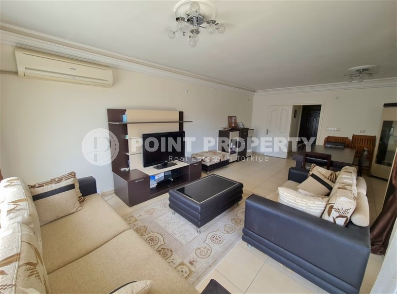 Comfortable two-level apartment with furniture 500 meters from the center of Oba district-id-4902-photo-4