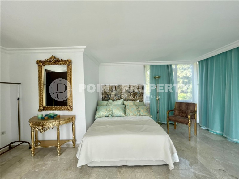 Трехэтажная смежная вилла с четырьмя спальнями, 250м² на берегу моря в районе Алании Конаклы.-id-1399-фото-19